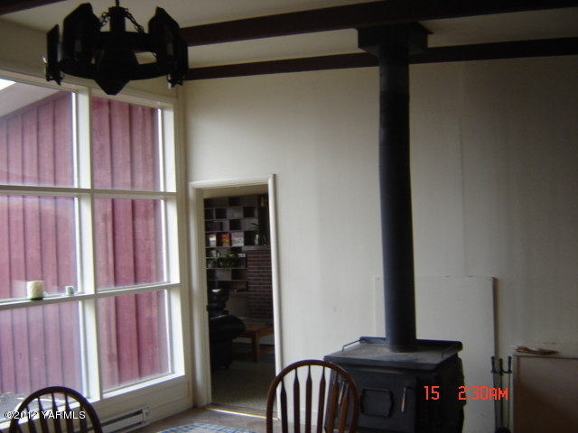 801 Clark Road Wapato, WA 98951 - Photo 8 of 28 a view of entryway with a fan
