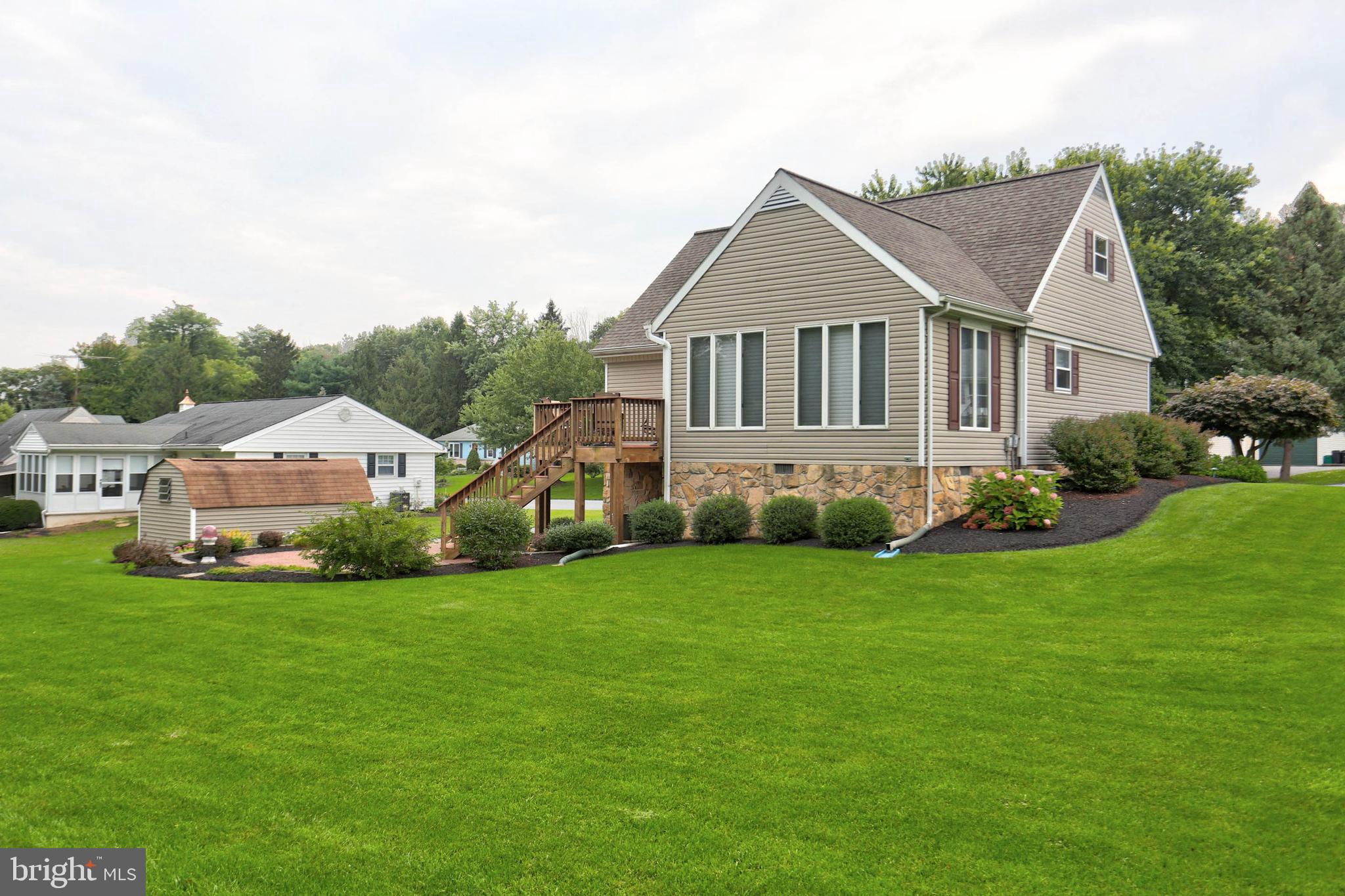 977 Hampden Road Elizabethtown, PA 17022 - Photo 20 of 25 a front view of a house with a yard