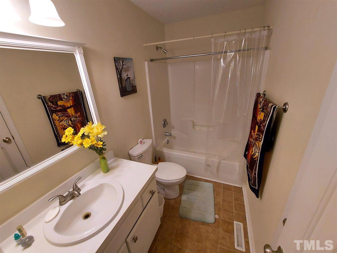 105 Beaver Ridge Way Benson, NC 27504 - Photo 8 of 28 Gallery Image 8