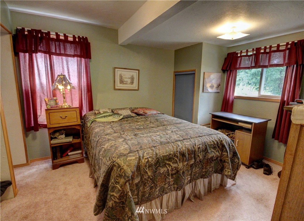 20875 Lake 16 Road Mount Vernon, WA 98274 - Photo 12 of 25 Gallery Image 12