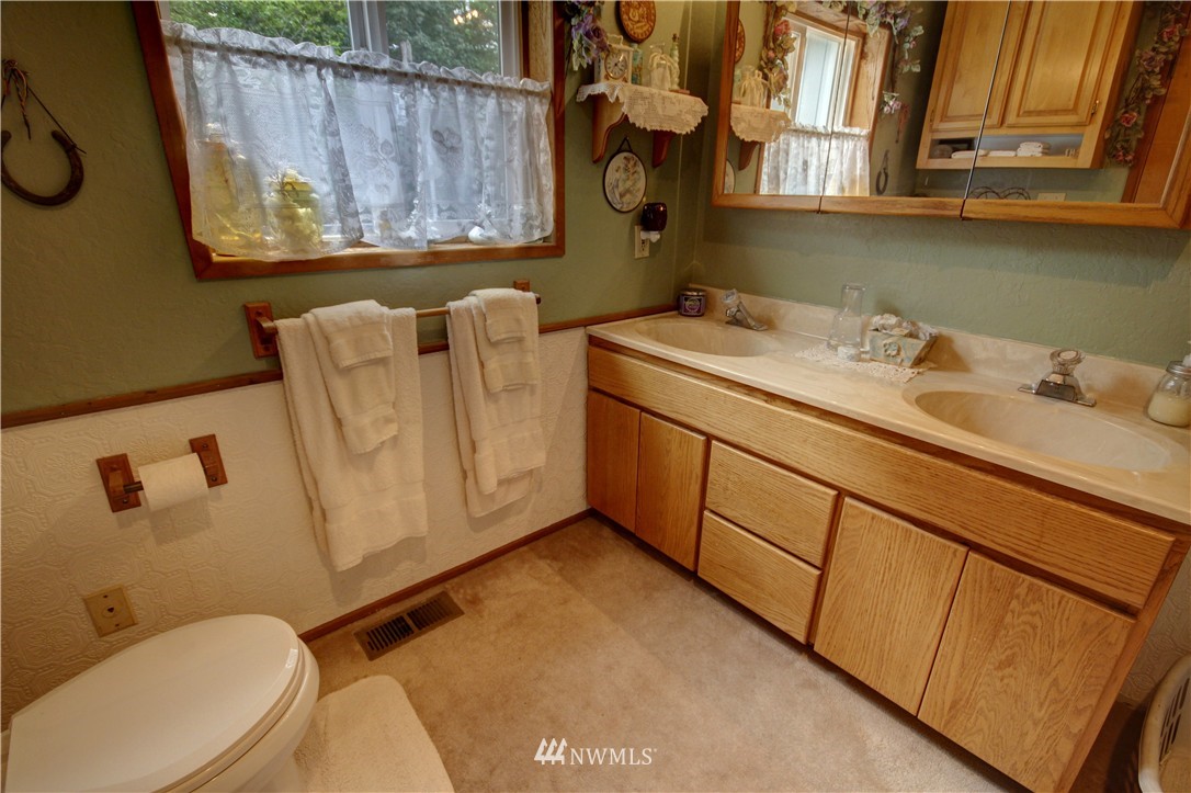 20875 Lake 16 Road Mount Vernon, WA 98274 - Photo 17 of 25 Gallery Image 17