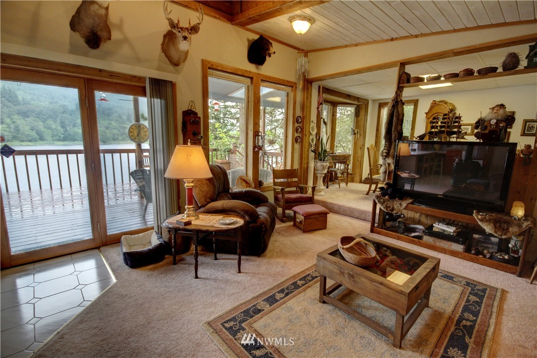 20875 Lake 16 Road Mount Vernon, WA 98274 - Photo 5 of 25 Gallery Image 5