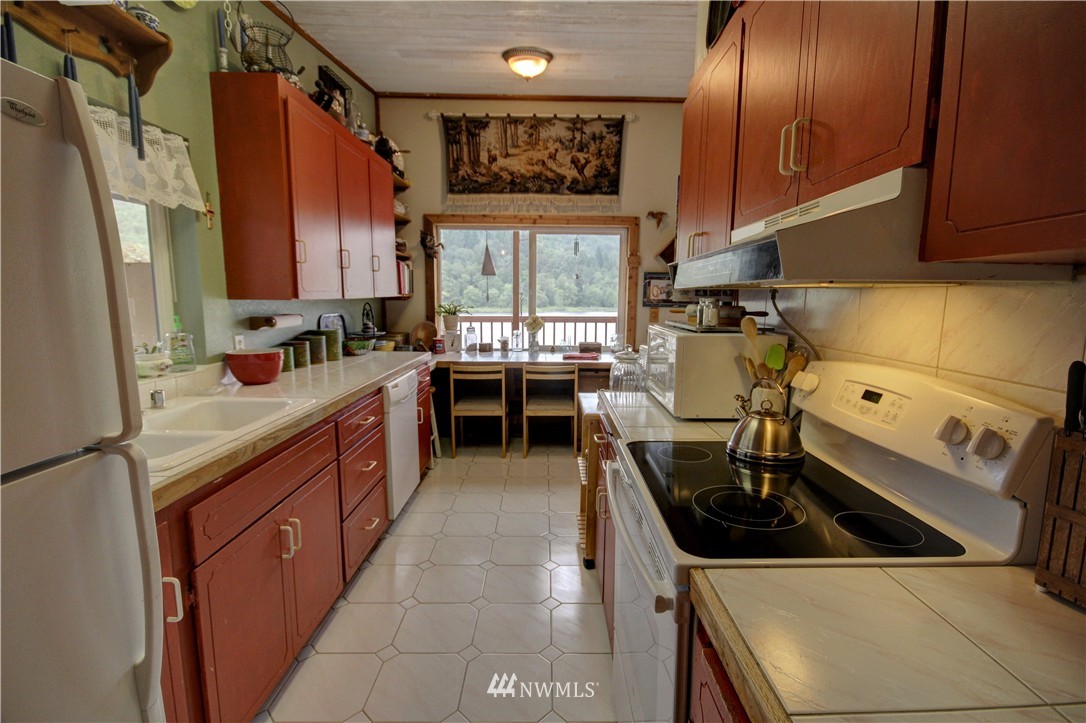20875 Lake 16 Road Mount Vernon, WA 98274 - Photo 9 of 25 Gallery Image 9
