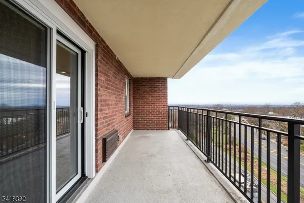 $3,950 | 415 Claremont Avenue, Unit 5C, Montclair, NJ 07042