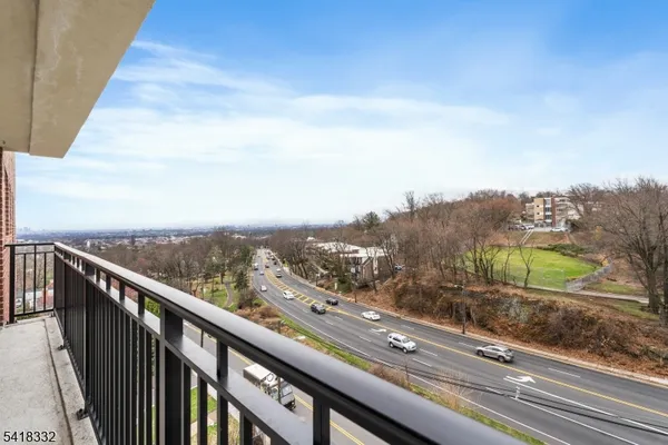 $3,950 | 415 Claremont Avenue, Unit 5C, Montclair, NJ 07042