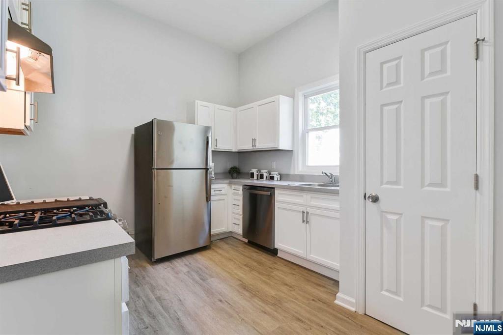 41 Mission Street, Unit THIRD Montclair, NJ 07042 - Photo 15 of 21 Gallery Image 15