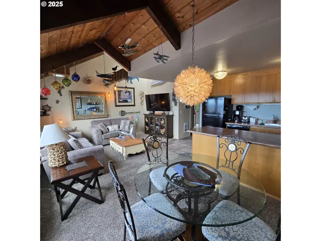 $339,000 | 1000 Southeast Bay Blvd. Boulevard, Unit 504604, Newport, OR 97365