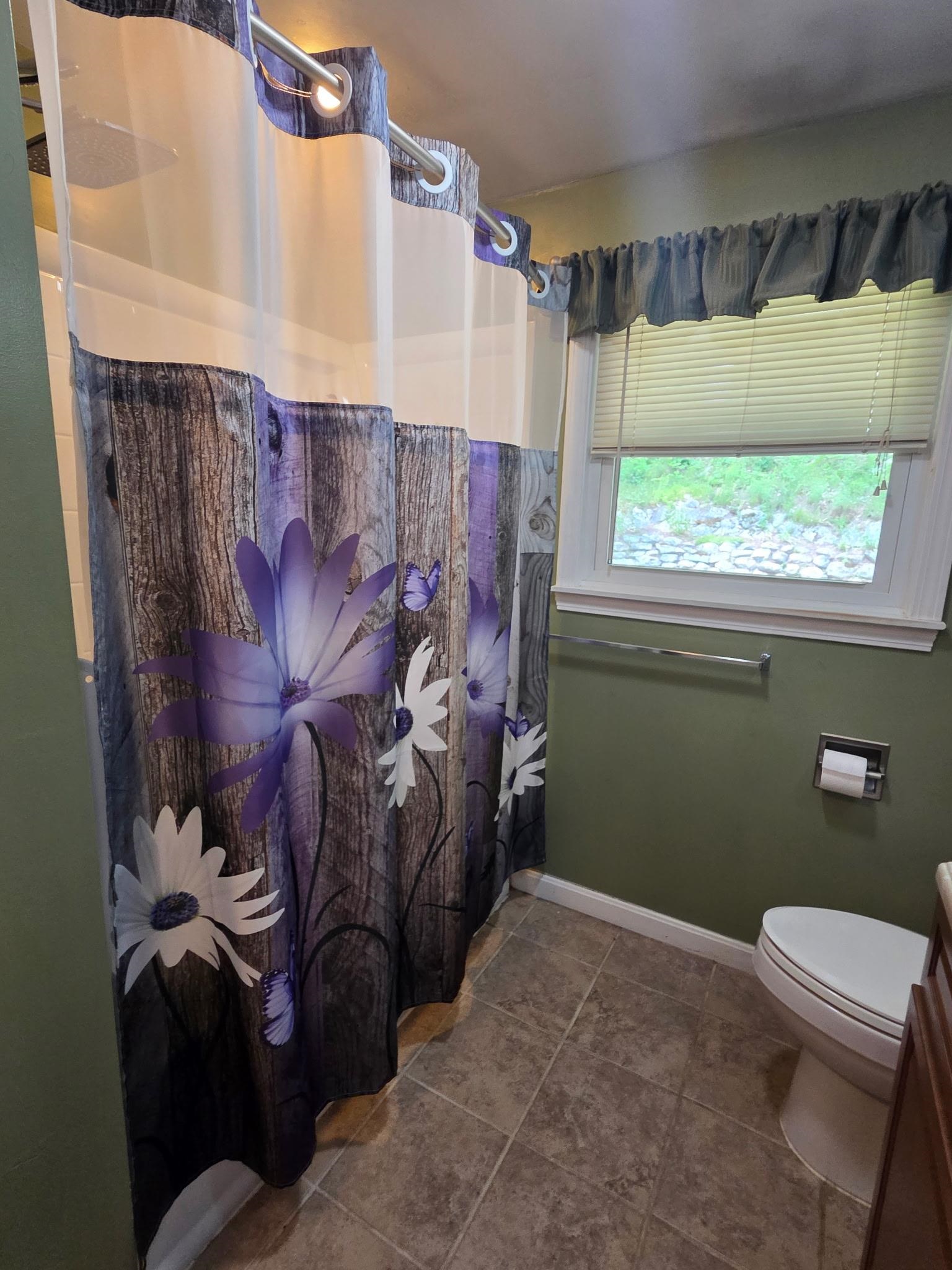 119 Huntress Street Manchester, NH 03102 - Photo 25 of 32