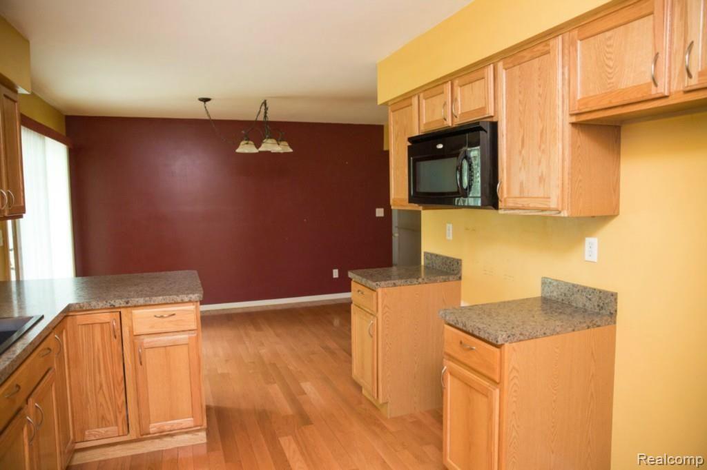 29420 Martindale Road New Hudson, MI 48165 - Photo 23 of 56 SunflowerProductionsLLC (18 of 72).jpg