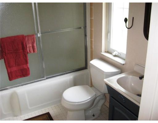 1500 Riverside Drive Verona, PA 15147 - Photo 10 of 13 Master Bath/Spa.