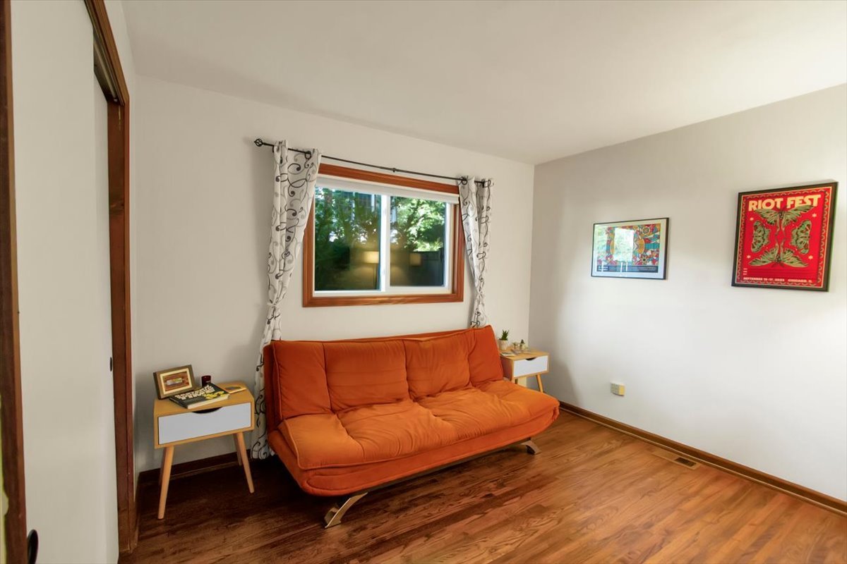 305 Dunbar Road Mundelein, IL 60060 - Photo 19 of 39 Gallery Image 19