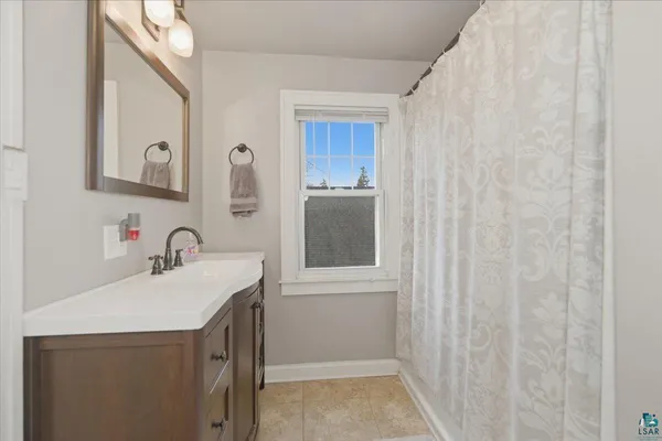 $270,000 | 2201 Cumming Avenue, Superior, WI 54880