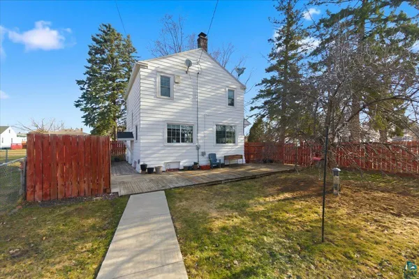 $270,000 | 2201 Cumming Avenue, Superior, WI 54880