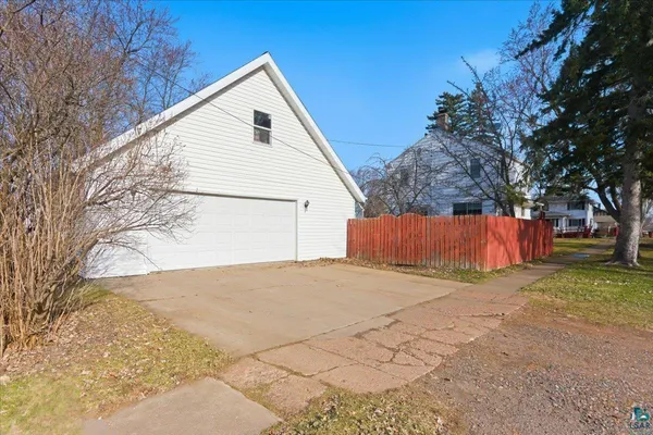 $270,000 | 2201 Cumming Avenue, Superior, WI 54880