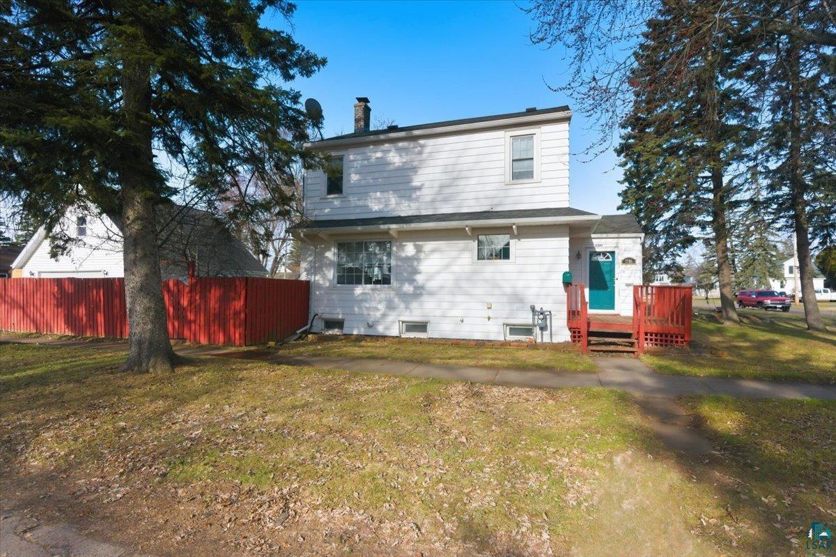 2201 Cumming Avenue Superior, WI 54880 - Photo 3 of 29