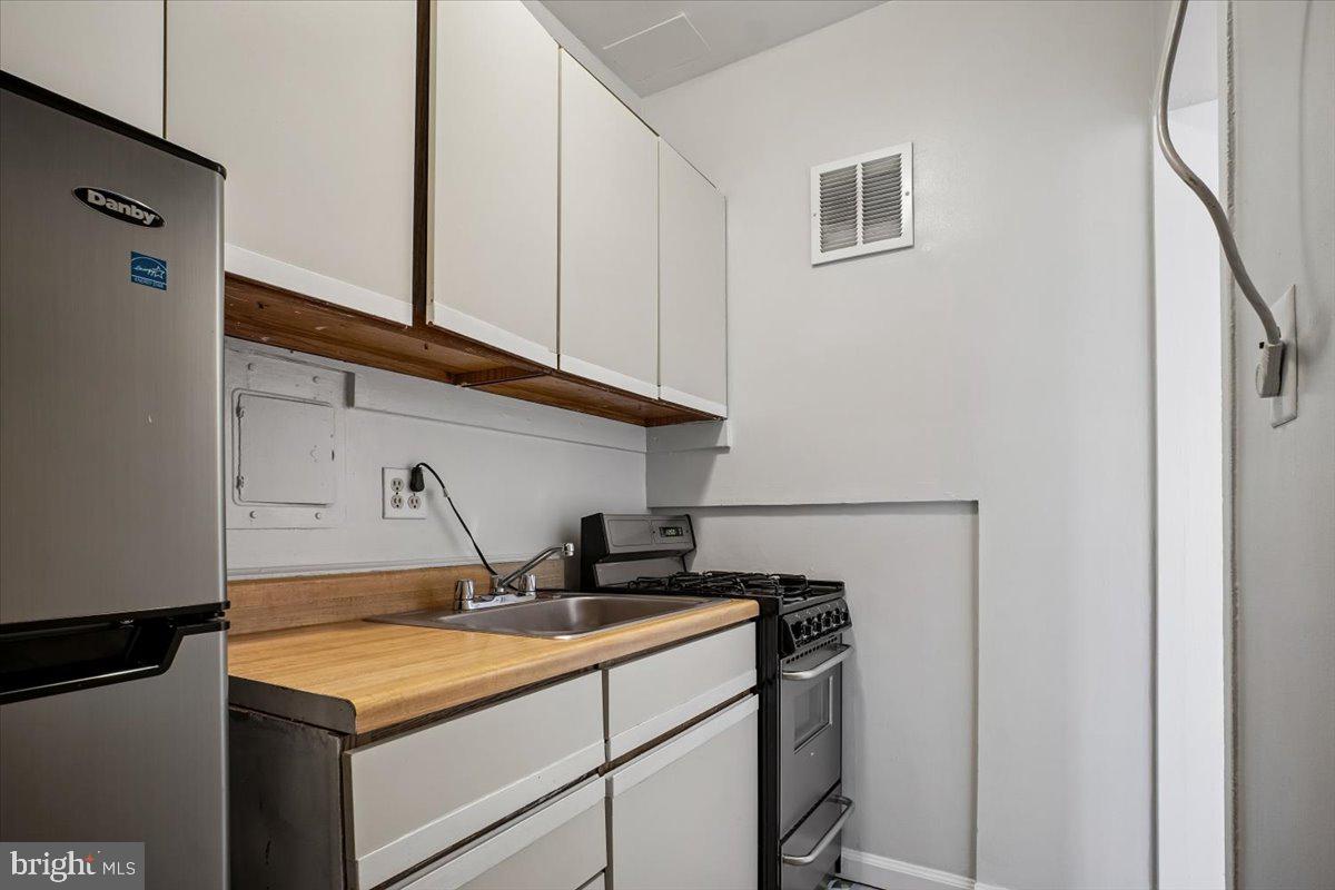 1 Scott Circle Northwest, Unit 818 Washington, DC 20036 - Photo 13 of 22