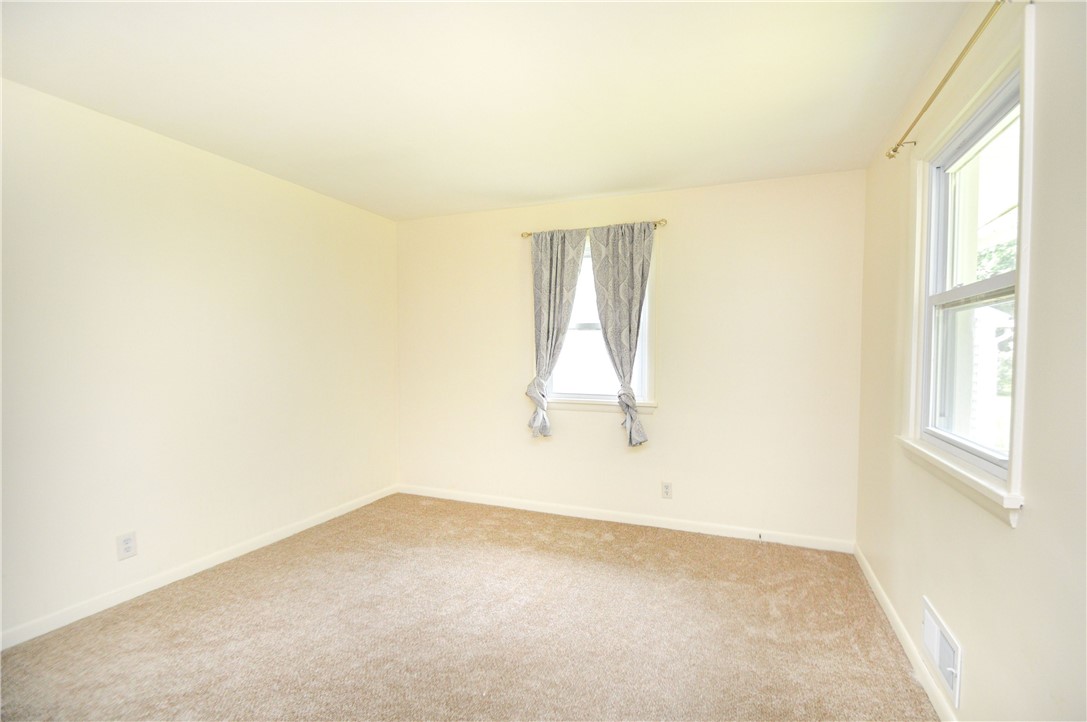 30 Dierdre Drive Irondequoit, NY 14617 - Photo 18 of 33