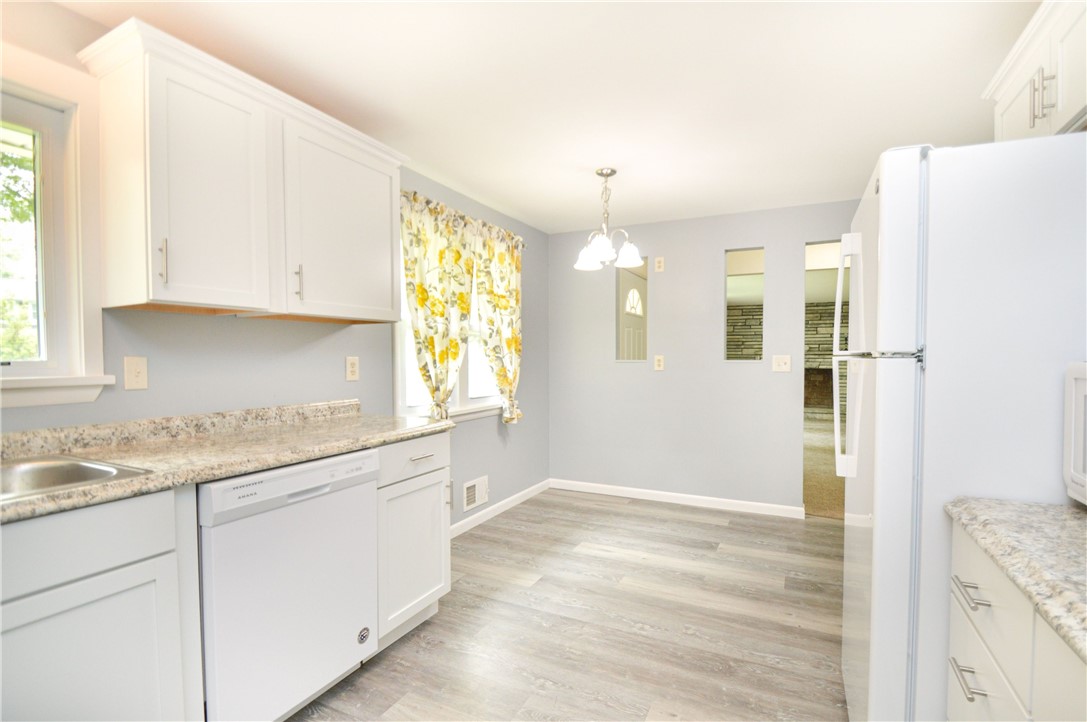 30 Dierdre Drive Irondequoit, NY 14617 - Photo 3 of 33