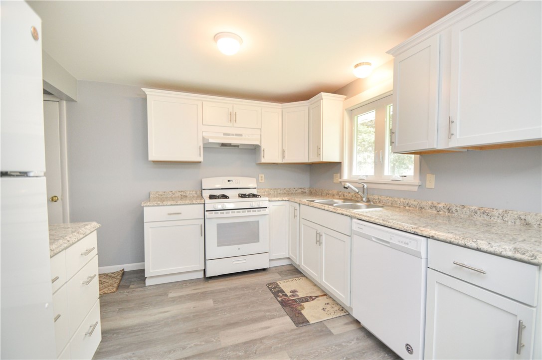 30 Dierdre Drive Irondequoit, NY 14617 - Photo 5 of 33