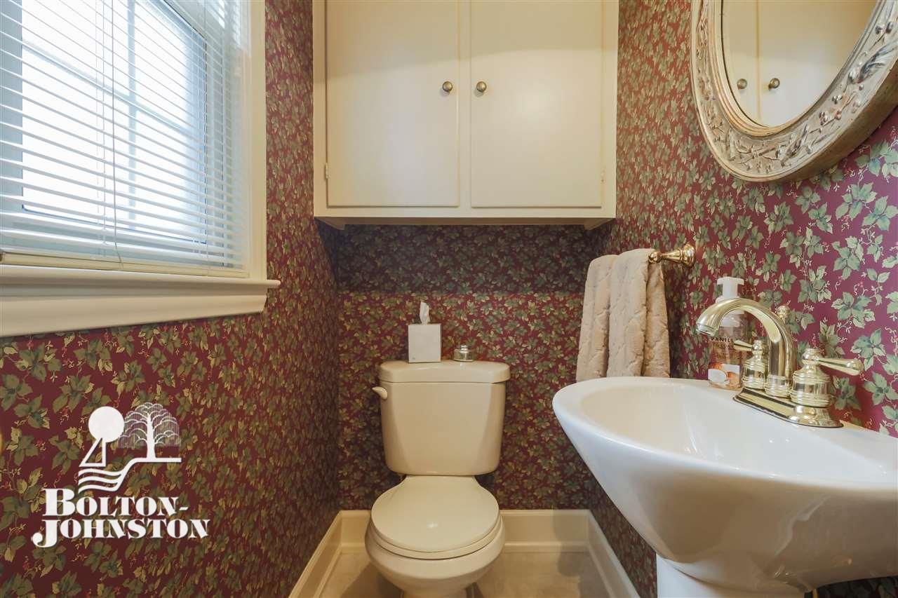 447 Moran Road Grosse Pointe, MI 48236 - Photo 24 of 27 First floor half bathroom