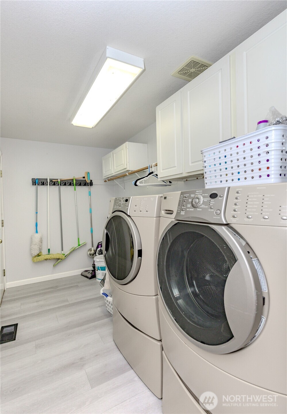 13617 Southeast 197th Place Renton, WA 98058 - Photo 15 of 37 Gallery Image 15