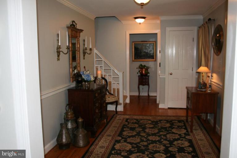 23031 St Louis Road Middleburg, VA 20117 - Photo 7 of 14 Entrance / Foyer