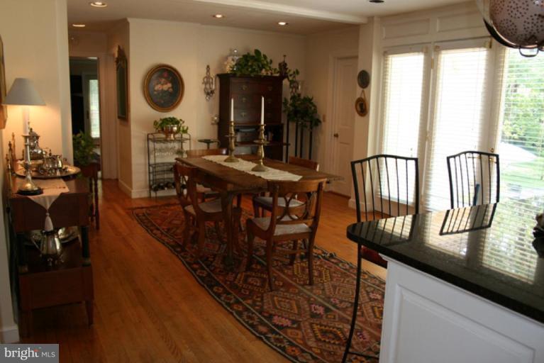 23031 St Louis Road Middleburg, VA 20117 - Photo 9 of 14 Dining Area