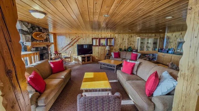 $270,000 | 6626 Highway 61, Unit 8, Tofte, MN 55615