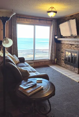 $258,000 | 6626 Highway 61, Unit 8, Tofte, MN 55615