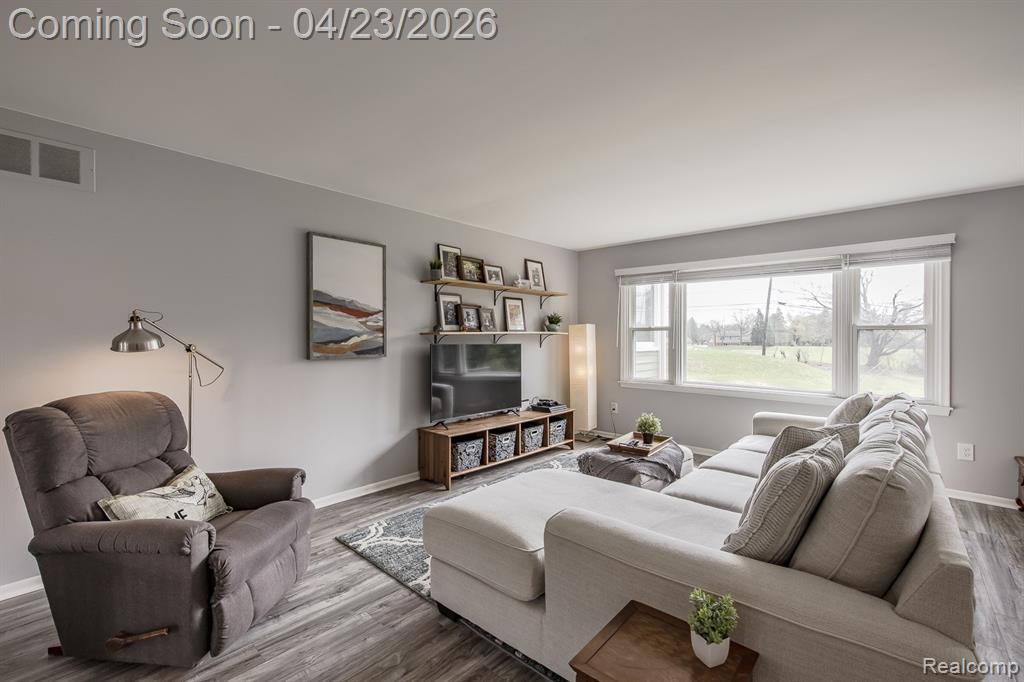 839 Spartan Drive Rochester, MI 48309 - Photo 8 of 52