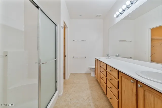 $2,000 | 7922 North Crested Starling Court, North Las Vegas, NV 89084