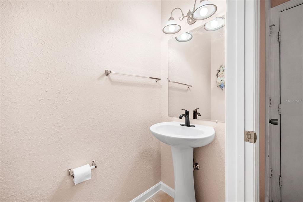 5065 Northwest 45th Road, Unit 102 Gainesville, FL 32606 - Photo 11 of 34