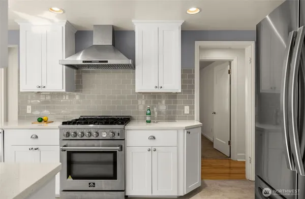 $999,000 | 13703 Palatine Avenue North, Seattle, WA 98133