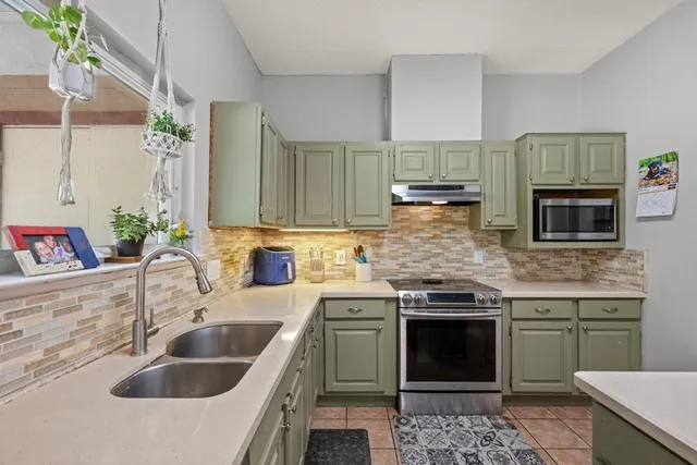 $795,000 | 1031 North Sunset Canyon Drive, Dripping Springs, TX 78620