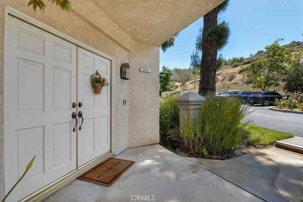 $649,000 | 272 Fieldstone Way, Unit A, Simi Valley, CA 93065
