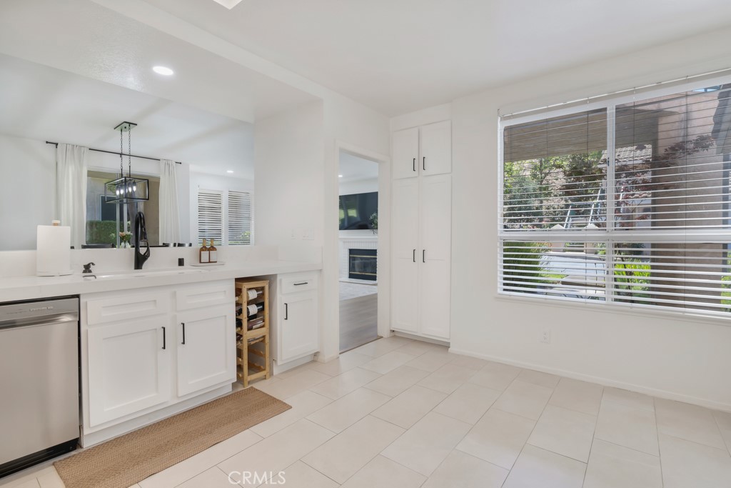 272 Fieldstone Way, Unit A Simi Valley, CA 93065 - Photo 12 of 35