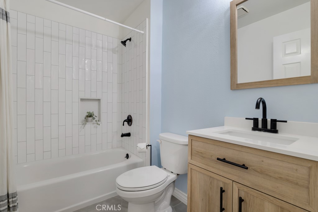 272 Fieldstone Way, Unit A Simi Valley, CA 93065 - Photo 25 of 35