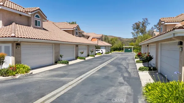 $649,000 | 272 Fieldstone Way, Unit A, Simi Valley, CA 93065