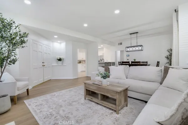 $649,000 | 272 Fieldstone Way, Unit A, Simi Valley, CA 93065