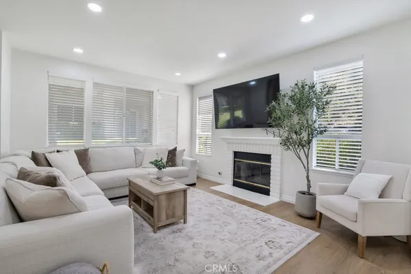 $649,000 | 272 Fieldstone Way, Unit A, Simi Valley, CA 93065