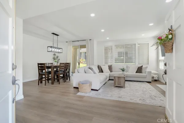 $649,000 | 272 Fieldstone Way, Unit A, Simi Valley, CA 93065