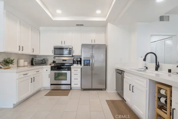 $649,000 | 272 Fieldstone Way, Unit A, Simi Valley, CA 93065