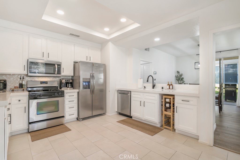 272 Fieldstone Way, Unit A Simi Valley, CA 93065 - Photo 10 of 35