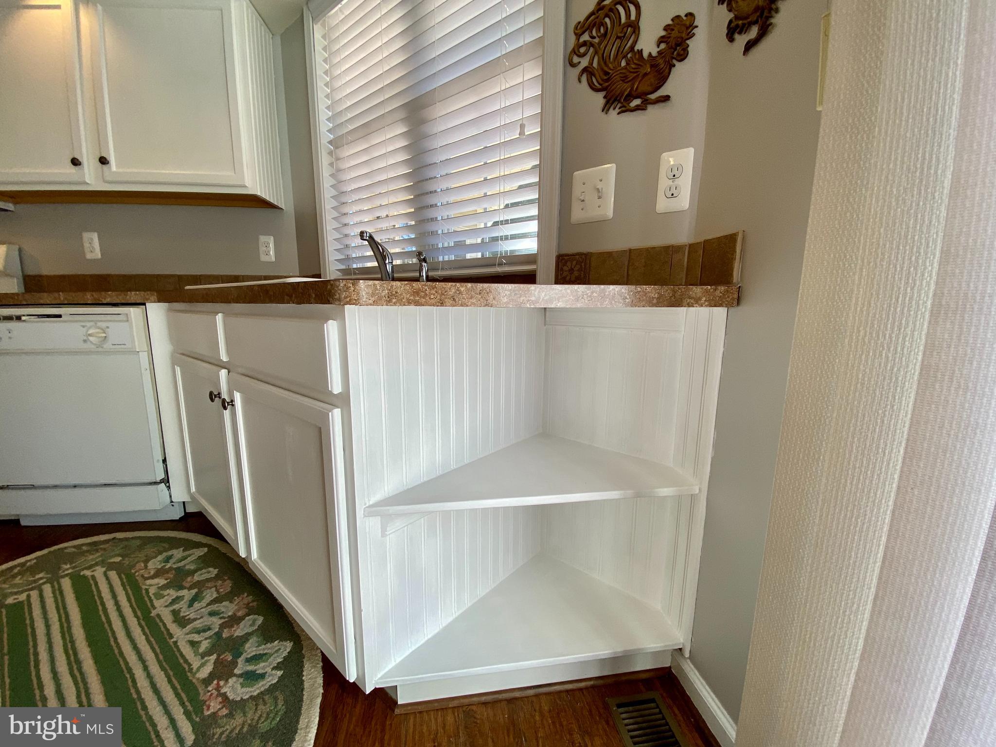 210 Canyon Road Winchester, VA 22602 - Photo 12 of 27 Built-Ins and Wainscotting in Kitchen