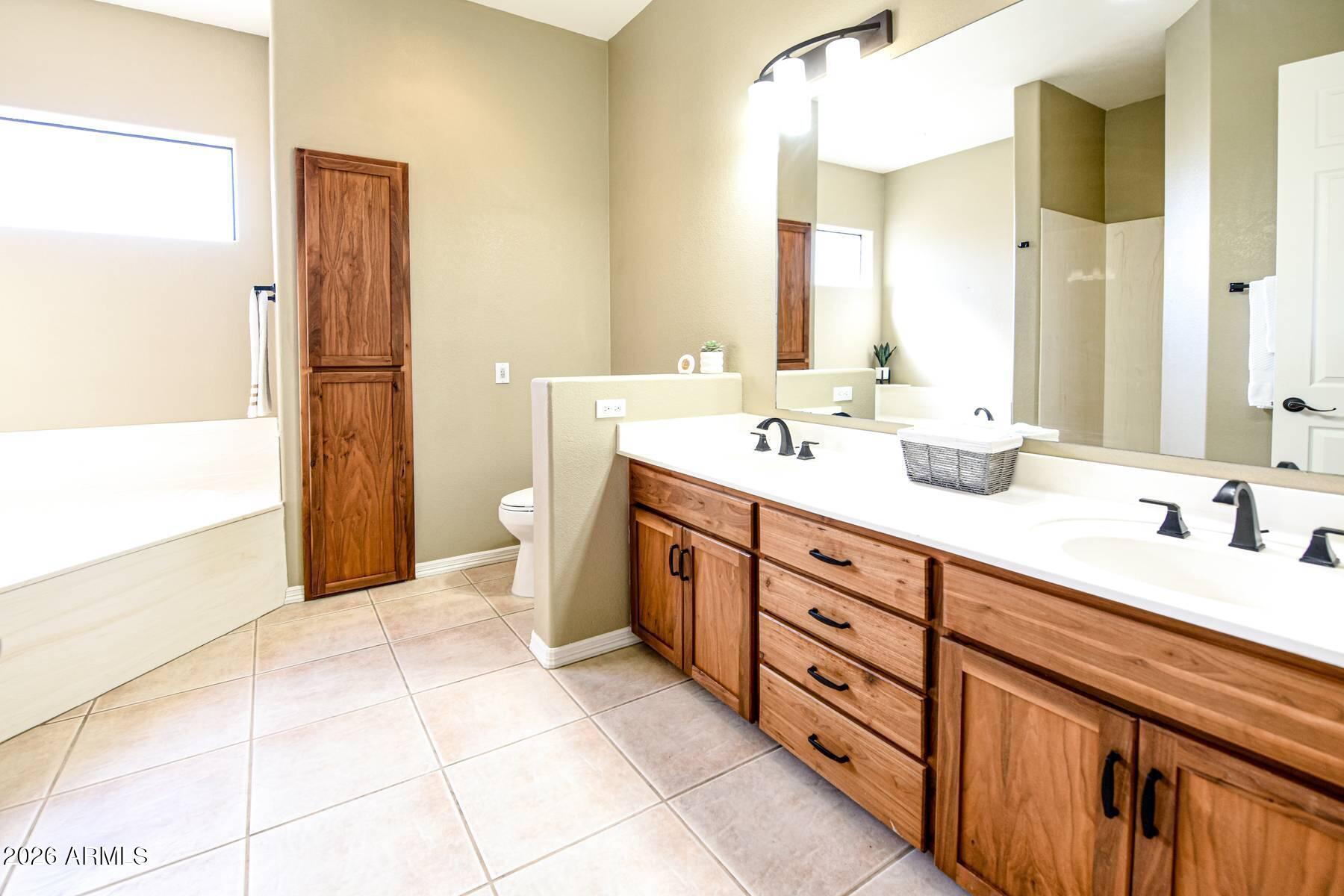 8405 Wesson Road Globe, AZ 85501 - Photo 15 of 42 PRIMARY BATHROOM3