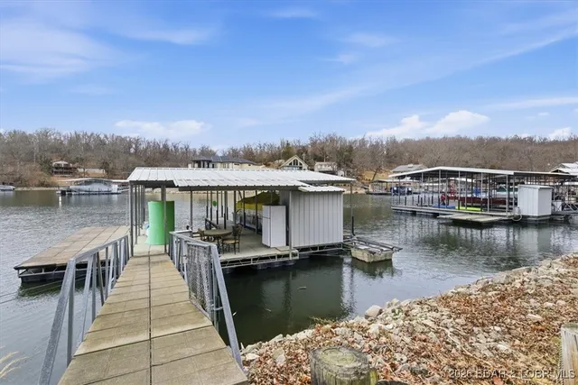 $519,900 | 31268 Dogwood Lane, Rocky Mount, MO 65072