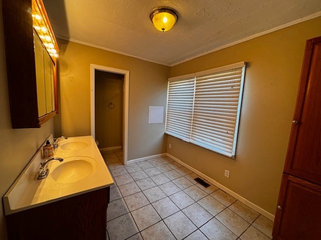 442 Shady Grove Road Flintville, TN 37335 - Photo 12 of 44 a bathroom with a sink window and mirror