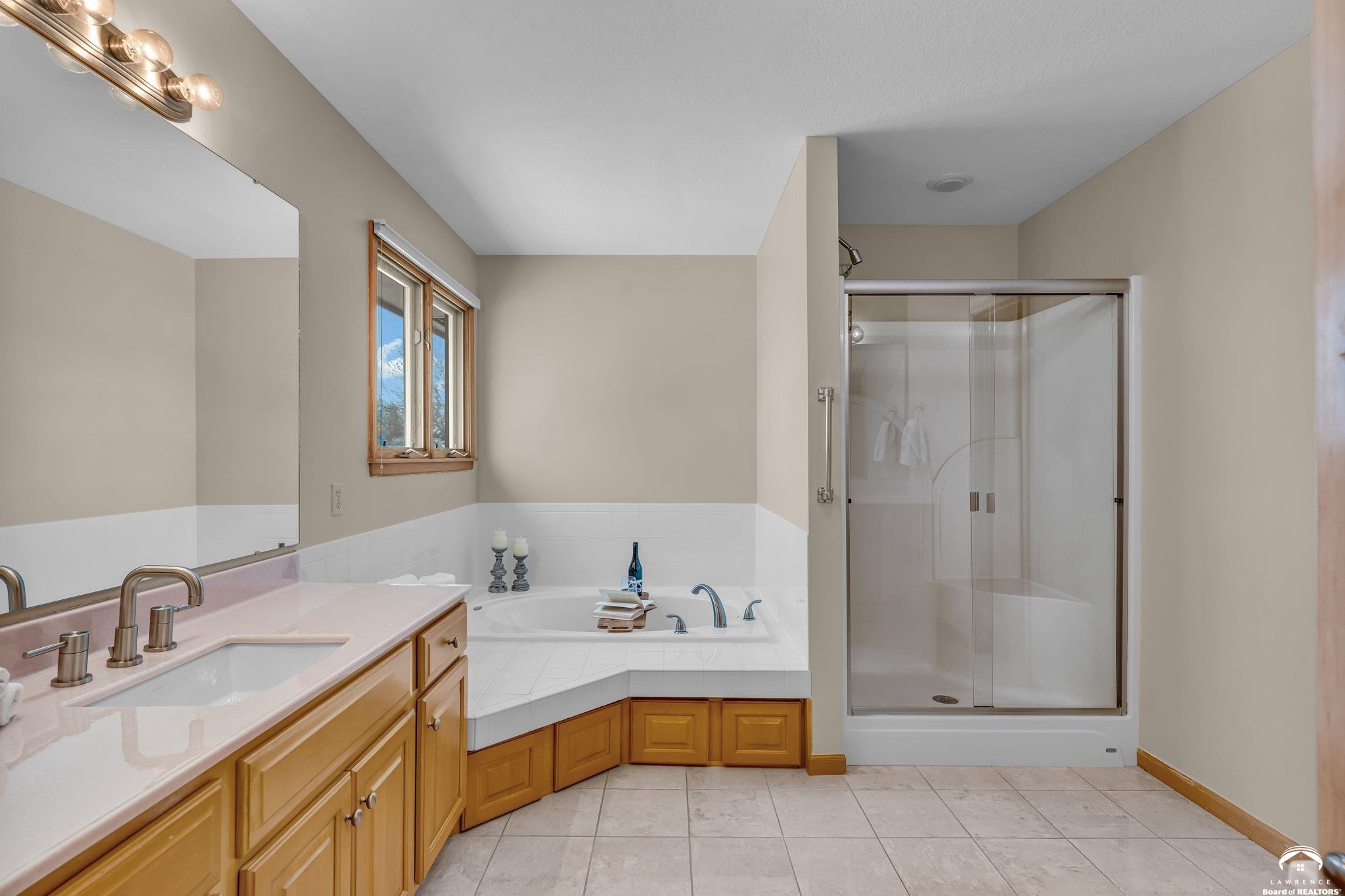 2014 Riviera Court Lawrence, KS 66047 - Photo 36 of 54