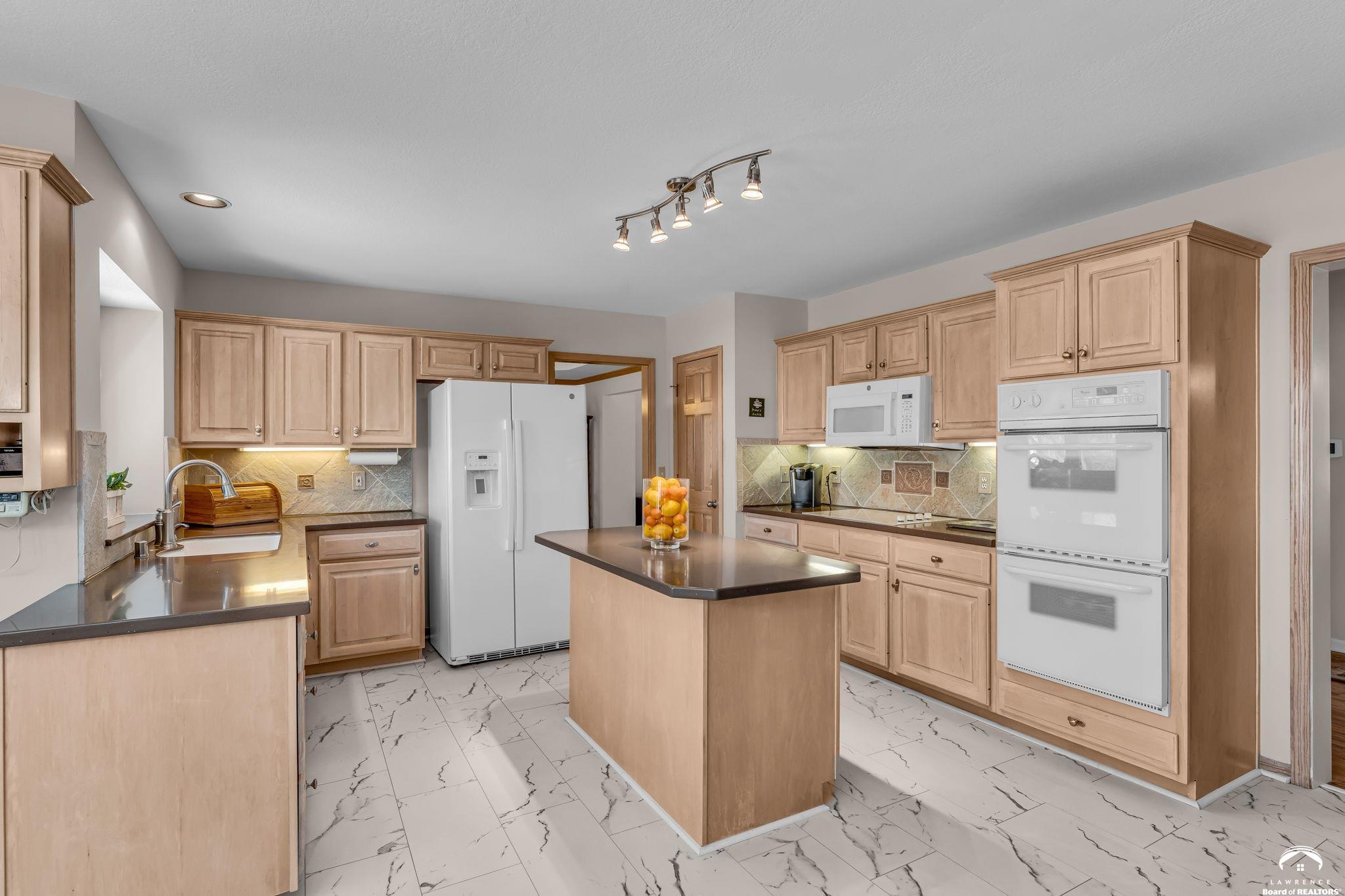 2014 Riviera Court Lawrence, KS 66047 - Photo 9 of 54