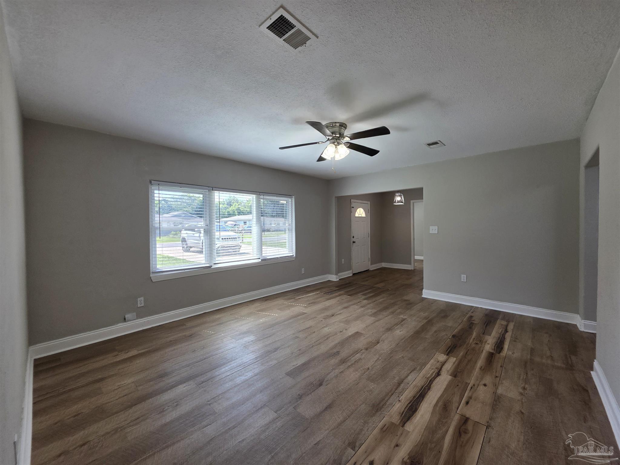 109 Reed Road Pensacola, FL 32507 - Photo 4 of 30
